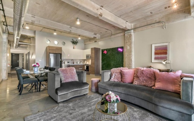 Deluxe Apartment