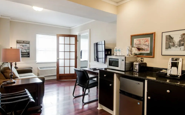 Deluxe Suite