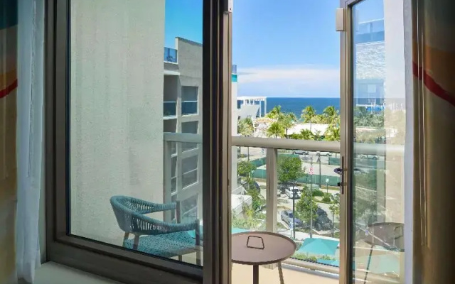 Standard Twin room with balcony