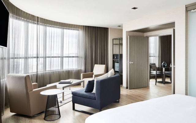 2 Bedrooms Double Suite with city view