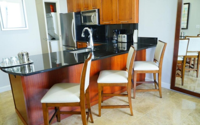 1 Bedroom Penthouse Suite with balcony and with ocean view
