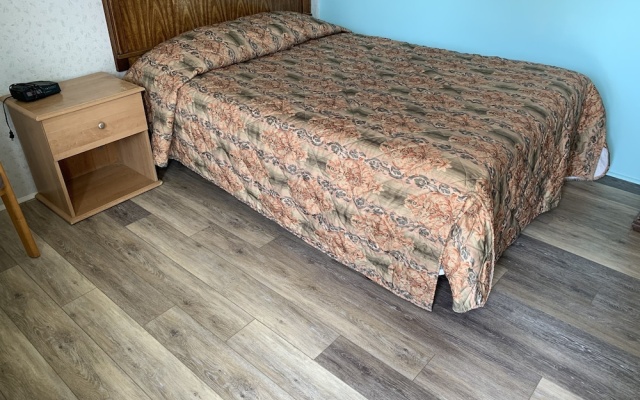 Economy room