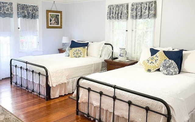 Deluxe Quadruple room