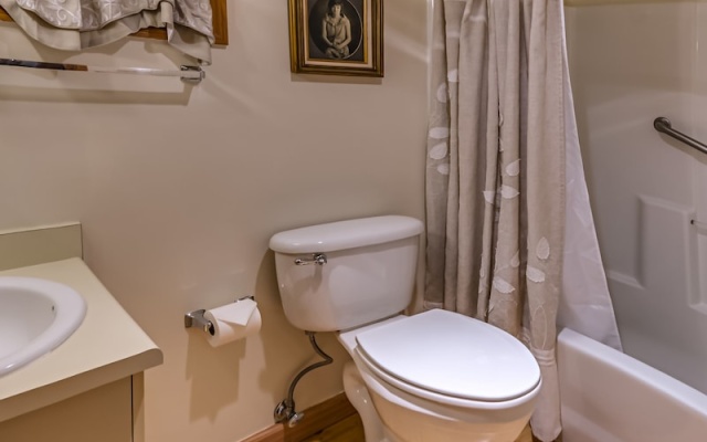 2 Bedrooms Quadruple Cottage