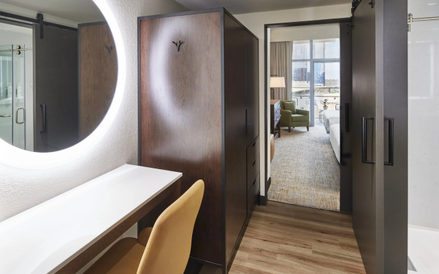 Suite with balcony