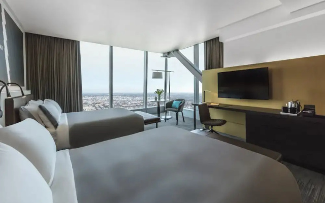 Classic Quadruple room with city view