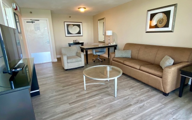 1 Bedroom Suite oceanfront