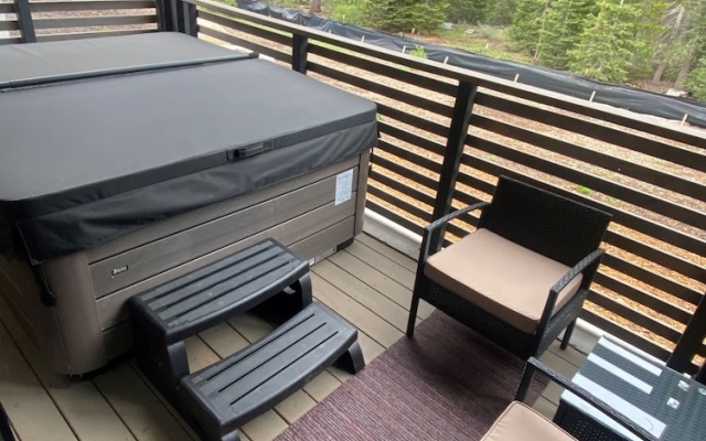 Standard room with balcony and with mountain view