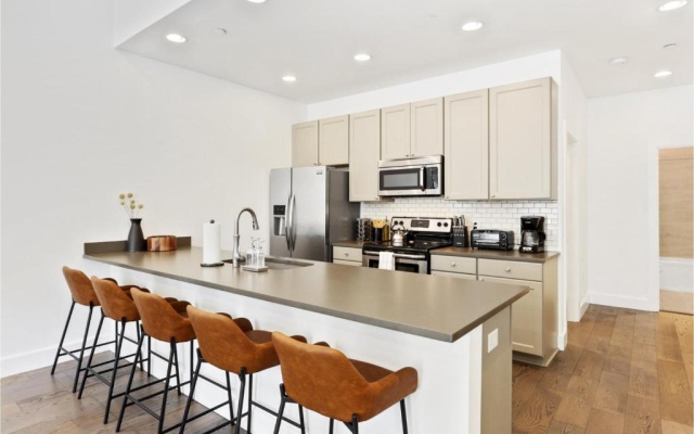 2 Bedrooms Apartment