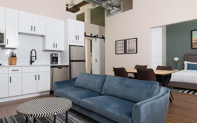 2 Bedrooms Apartment