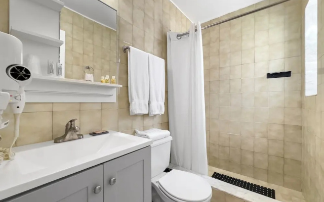 2 Bedrooms Apartment