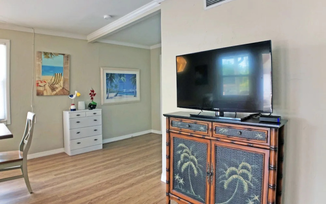 Standard room with pool view