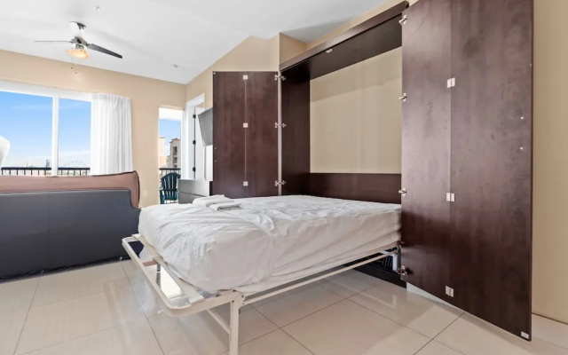 2 Bedrooms Suite with balcony and with partial ocean view