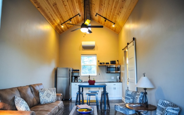 2 Bedrooms Premium Cottage with view