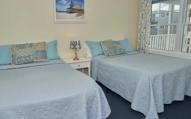 Quadruple Suite