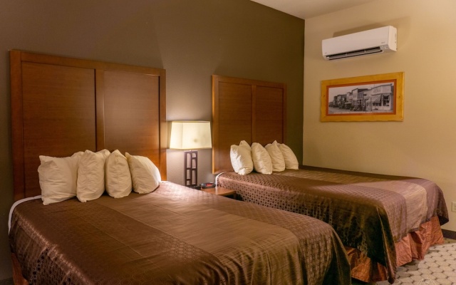 Standard Quadruple room with pool view