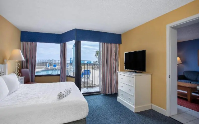 2 Bedrooms Suite oceanfront