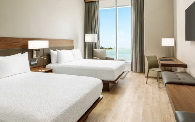 Standard Quadruple room with bay view