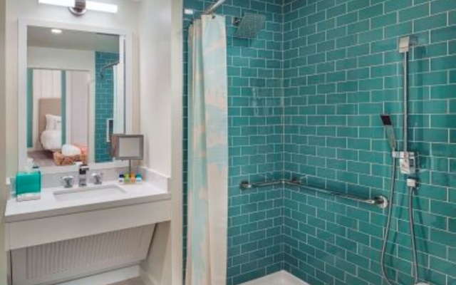 Premium ADA Double room with partial ocean view