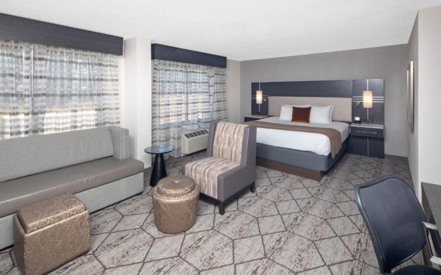 Deluxe Suite