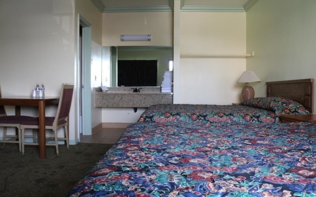 Economy Quadruple room