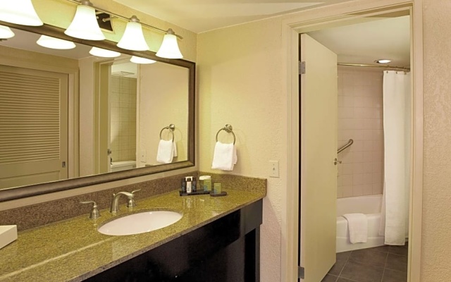 2 Bedrooms Quadruple Suite oceanfront