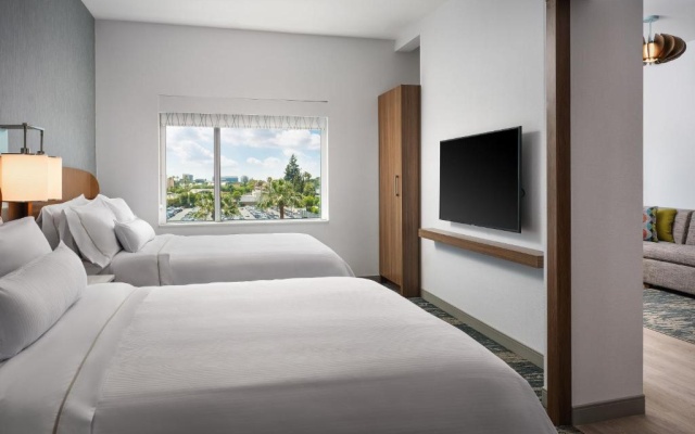1 Bedroom Quadruple Suite with view