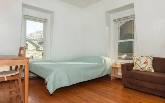 2 Bedrooms Apartment