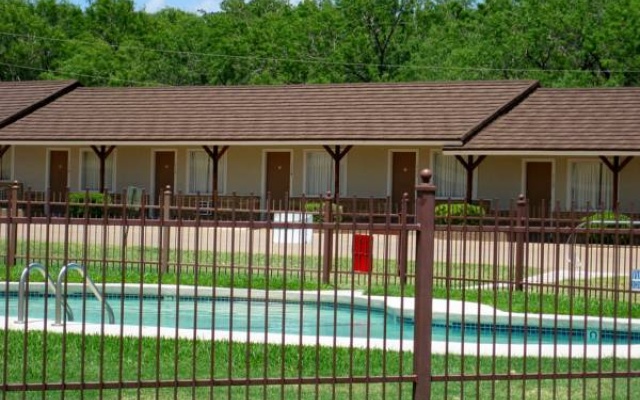 Standard room with pool view