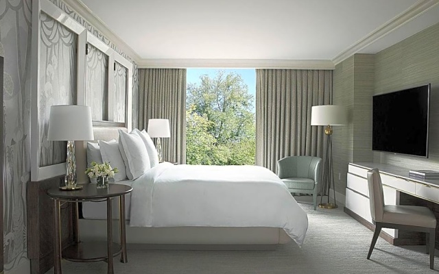 Premier Four Seasons Executive Double Suite with garden view