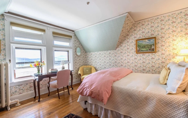 Classic Double room with mountain view