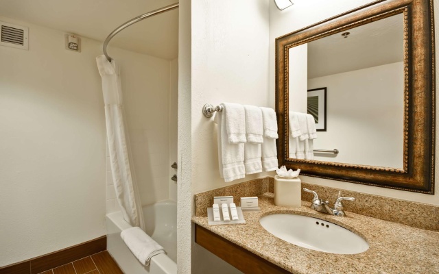 Deluxe Double Suite
