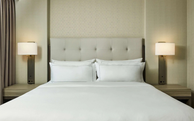 Double Studio Suite with Plaza view