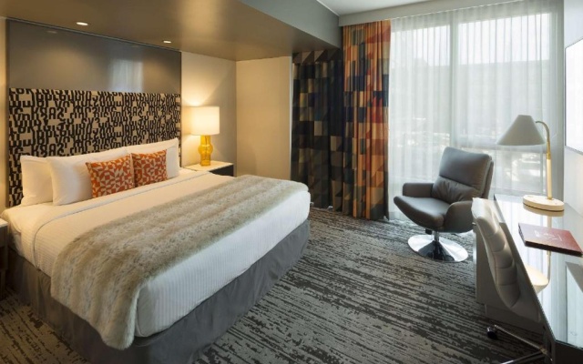 Standard room with city view