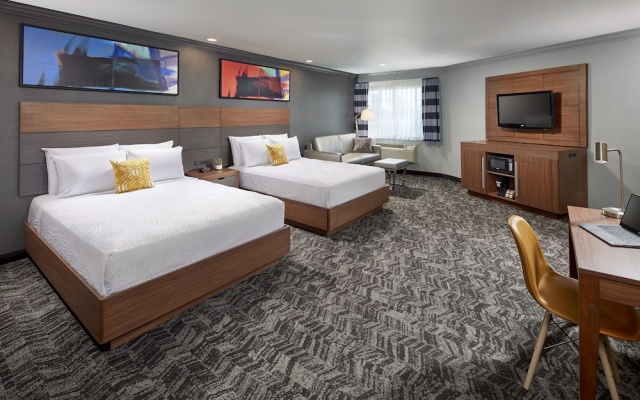 Standard Quadruple Suite