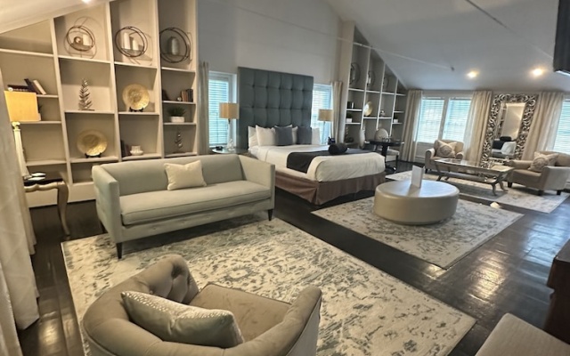 Grand room