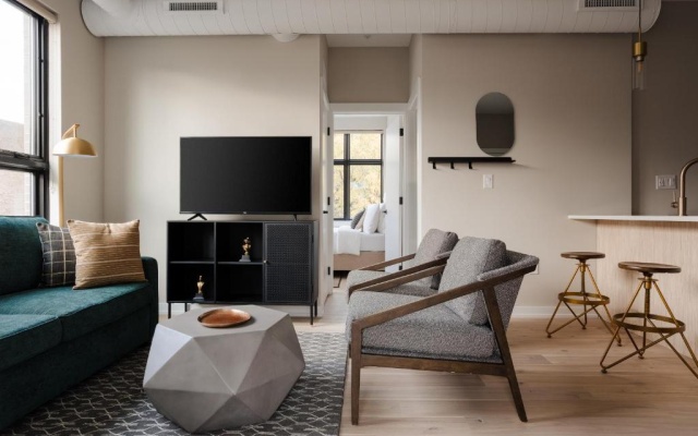 2 Bedrooms Apartment