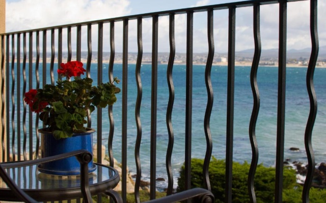 Standard room with balcony and with harbour view