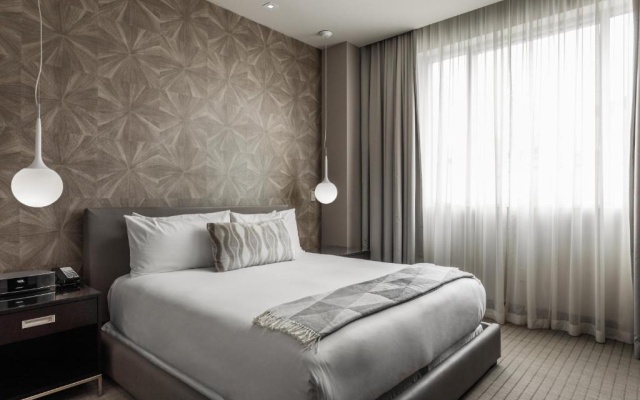 Corner Suite