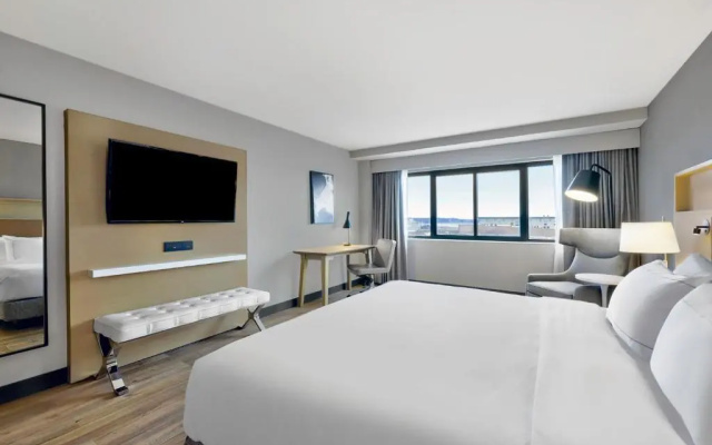 Standard room with partial view