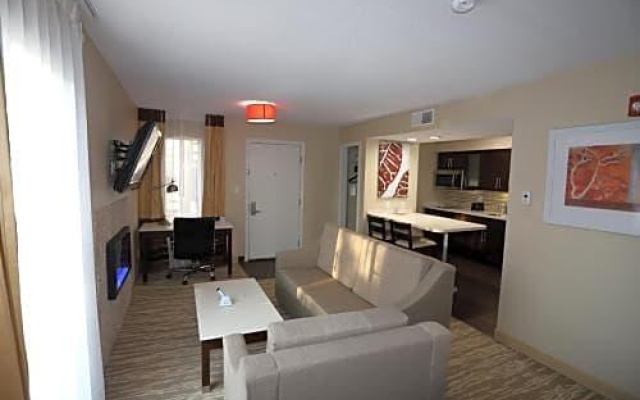 Deluxe Double Suite