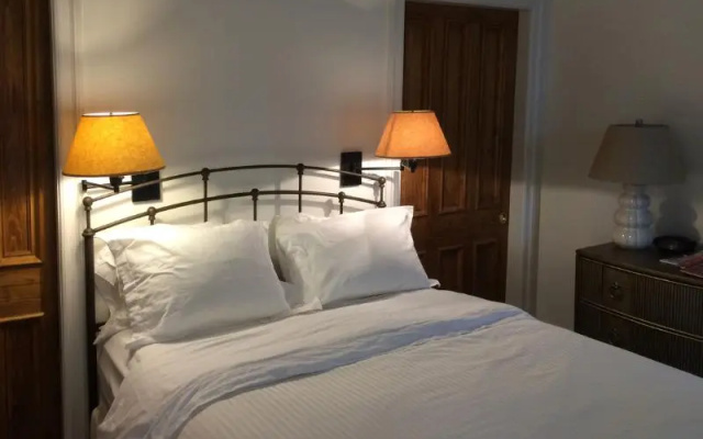 Standard room with city view