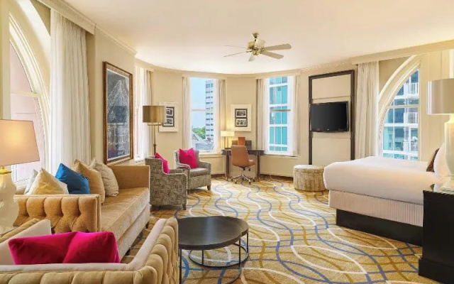Suite with city view