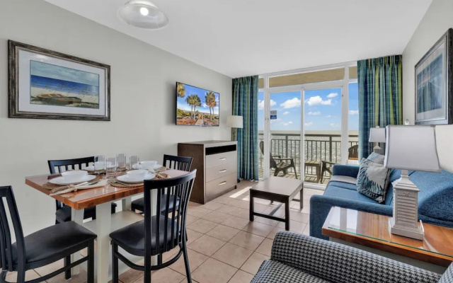 2 Bedrooms Standard room with balcony and oceanfront