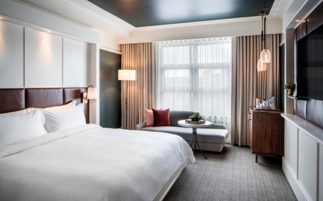 Standard Double room with city view