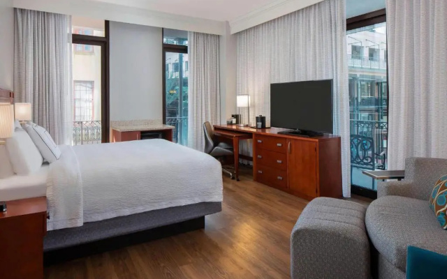 Standard room with city view