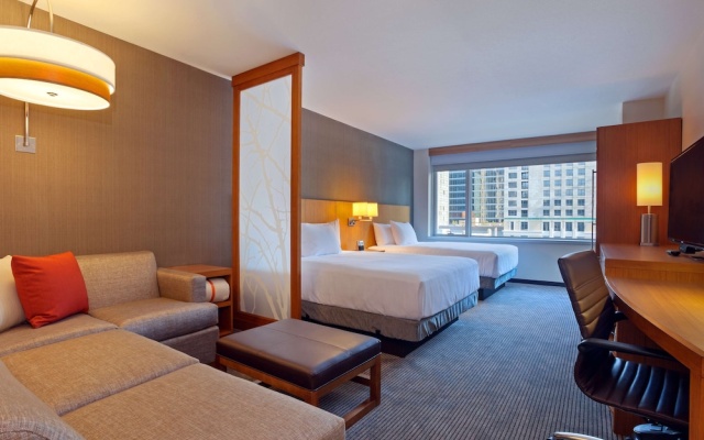 Quadruple room with city view