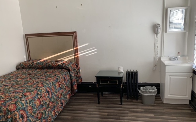 Economy room
