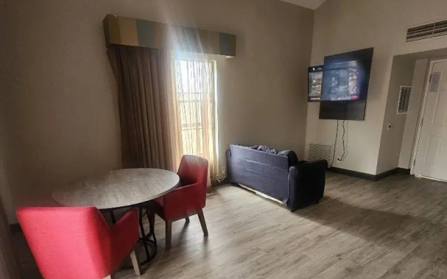 Deluxe Suite