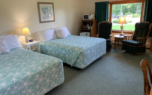 Deluxe Quadruple room with garden view